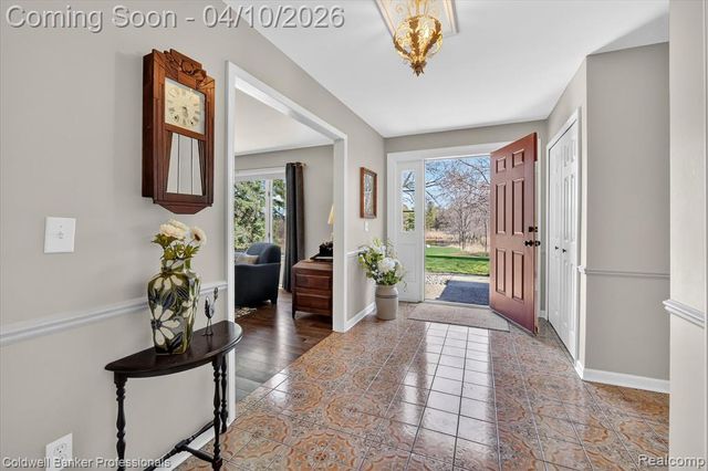 4380 Warwick Circle Drive, Grand Blanc, MI 48439