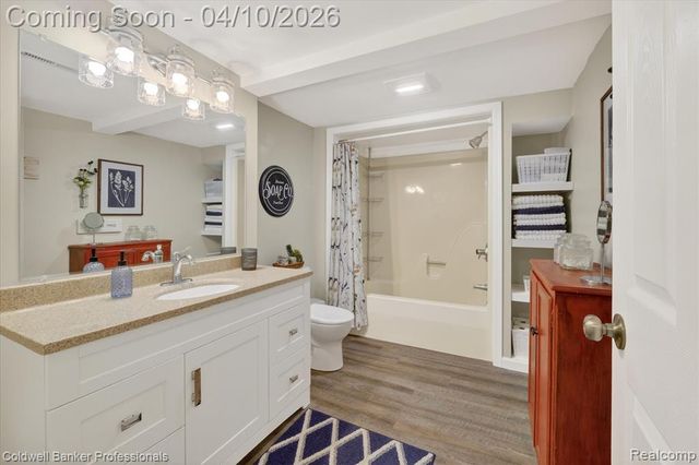 4380 Warwick Circle Drive, Grand Blanc, MI 48439