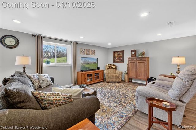 4380 Warwick Circle Drive, Grand Blanc, MI 48439