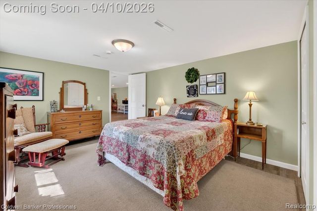 4380 Warwick Circle Drive, Grand Blanc, MI 48439