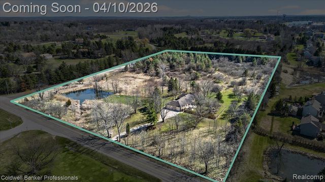 4380 Warwick Circle Drive, Grand Blanc, MI 48439