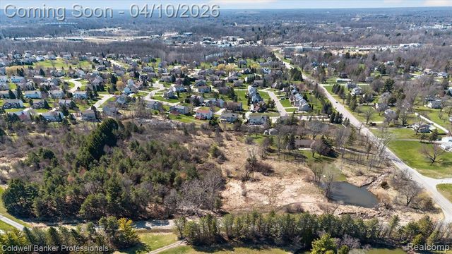 4380 Warwick Circle Drive, Grand Blanc, MI 48439