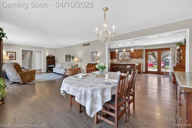 4380 Warwick Circle Drive, Grand Blanc, MI 48439