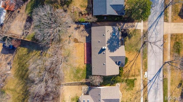 507 Glenmeadow Drive, Ballwin, MO 63011