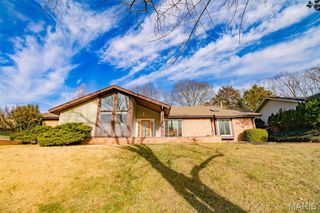 507 Glenmeadow Drive, Ballwin, MO 63011