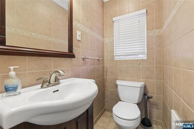 185 Larch Avenue, Teaneck, NJ 07666