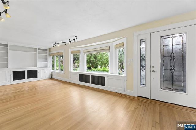 185 Larch Avenue, Teaneck, NJ 07666