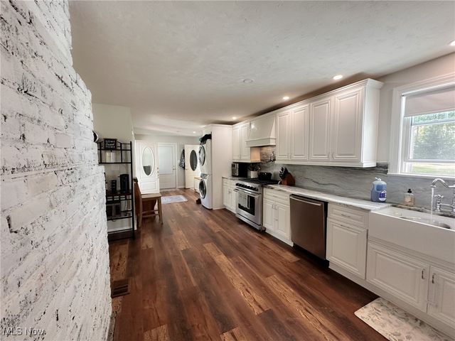 8145 Chagrin Road, Chagrin Falls, OH 44023