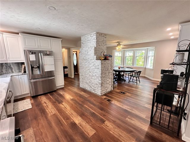 8145 Chagrin Road, Chagrin Falls, OH 44023