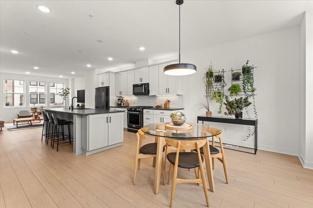 850 Mount Curve Boulevard H, Saint Paul, MN 55116