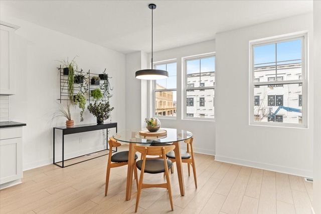 850 Mount Curve Boulevard H, Saint Paul, MN 55116