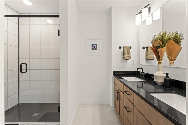 850 Mount Curve Boulevard H, Saint Paul, MN 55116