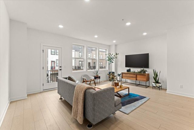 850 Mount Curve Boulevard H, Saint Paul, MN 55116