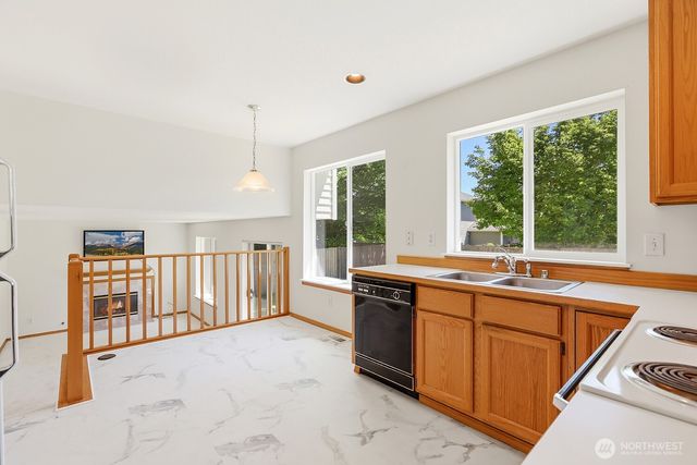 6525 56th Drive NE, Marysville, WA 98270