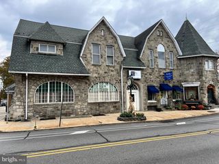 27 S LANSDOWNE AVE, Lansdowne, PA 19050