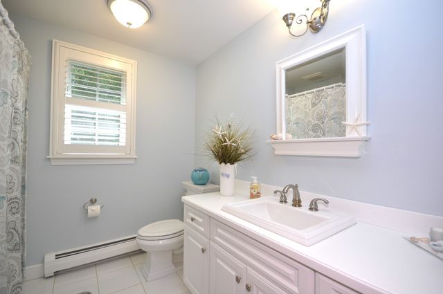 34 River Rd, East Bridgewater, MA 02333