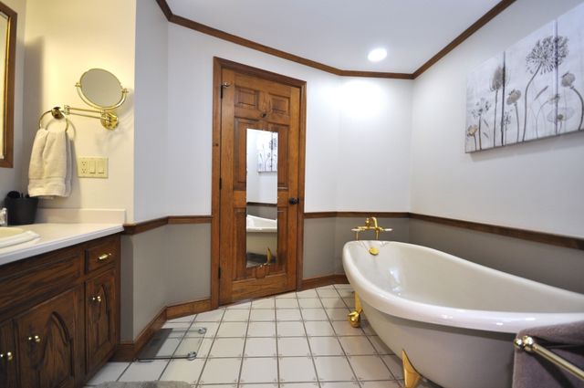 34 River Rd, East Bridgewater, MA 02333