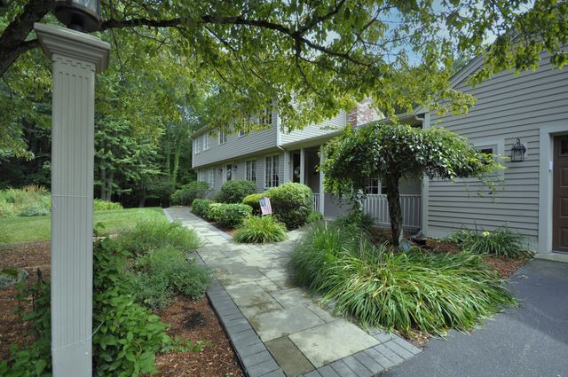 34 River Rd, East Bridgewater, MA 02333