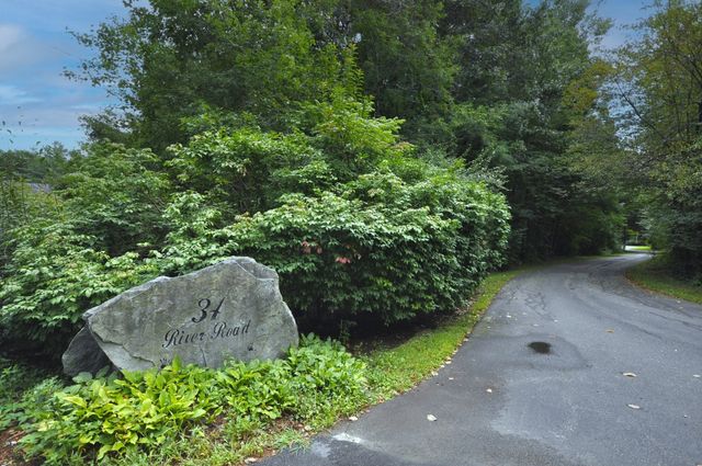 34 River Rd, East Bridgewater, MA 02333