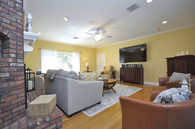 34 River Rd, East Bridgewater, MA 02333