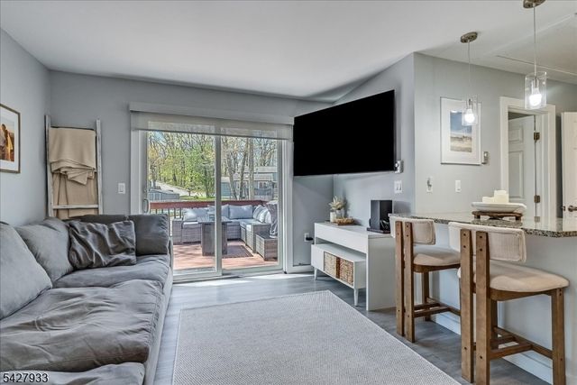 732 Brooklyn Mountain Rd, Hopatcong Boro, NJ 07843