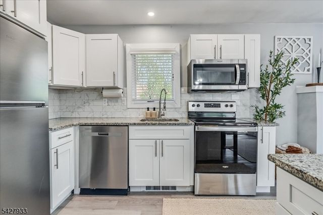 732 Brooklyn Mountain Rd, Hopatcong Boro, NJ 07843