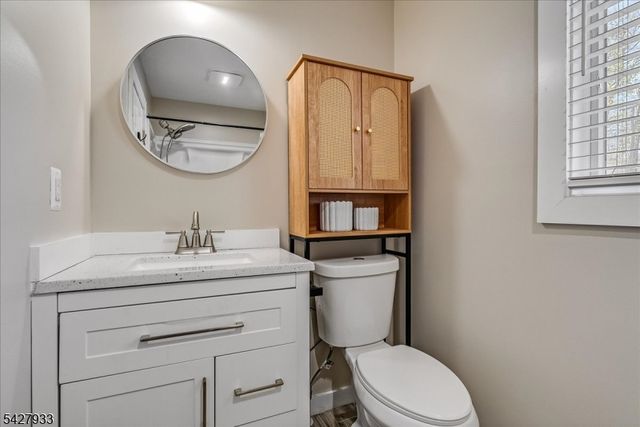 732 Brooklyn Mountain Rd, Hopatcong Boro, NJ 07843