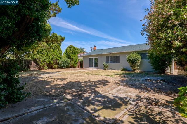 929 San Carlos Dr, Antioch, CA 94509