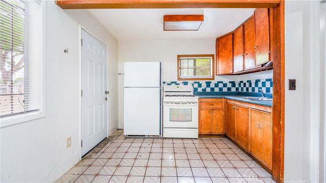 12470 Adelphia, San Fernando, CA 91340