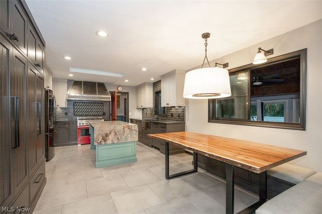 2870 Hudson Aurora Road, Hudson, OH 44236