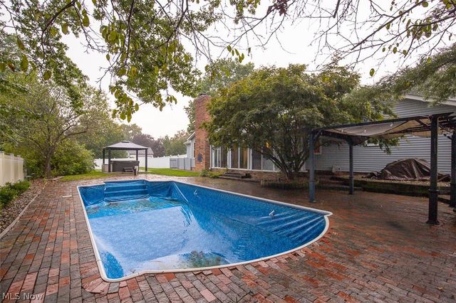 2870 Hudson Aurora Road, Hudson, OH 44236