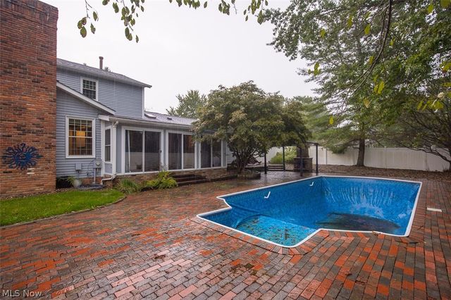 2870 Hudson Aurora Road, Hudson, OH 44236