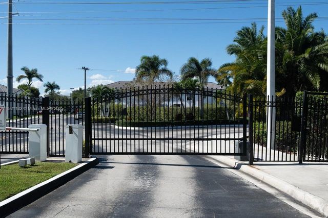 5630 NW 107th Ave 1611, Doral, FL 33178