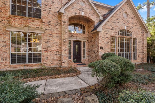 90 Quiet Oak Circle, The Woodlands, TX 77381