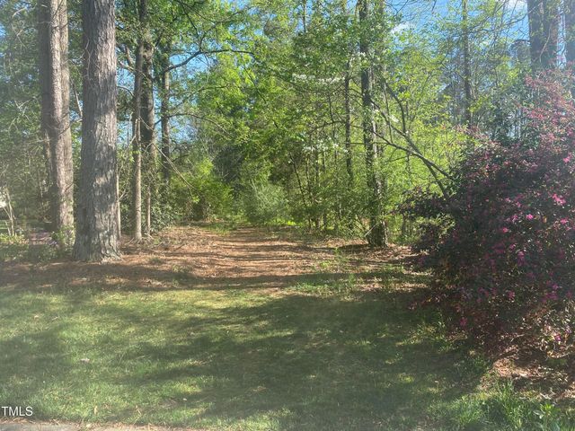 220 Curlew Drive, Chapel Hill, NC 27517