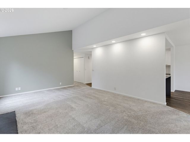 2618 Se BAYPOINT Dr 14, Vancouver, WA 98683