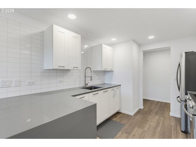 2618 Se BAYPOINT Dr 14, Vancouver, WA 98683