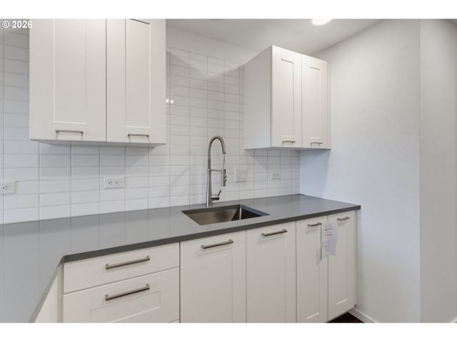 2618 Se BAYPOINT Dr 14, Vancouver, WA 98683