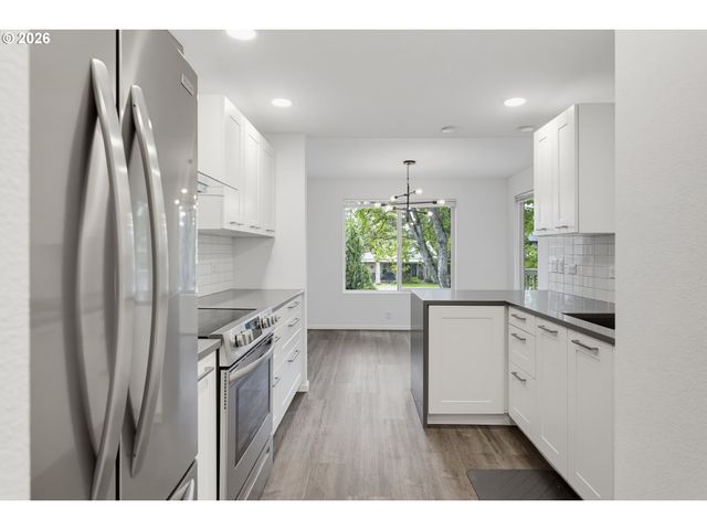 2618 Se BAYPOINT Dr 14, Vancouver, WA 98683