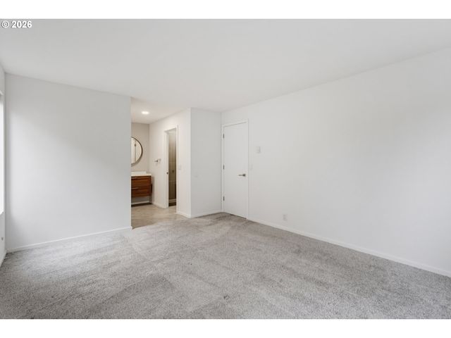 2618 Se BAYPOINT Dr 14, Vancouver, WA 98683
