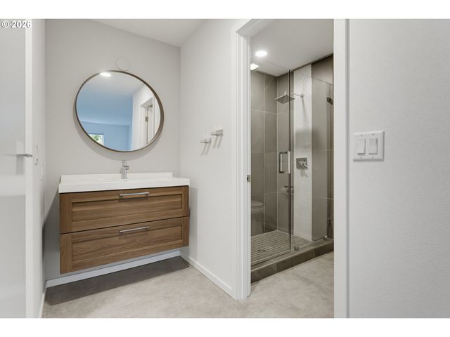 2618 Se BAYPOINT Dr 14, Vancouver, WA 98683