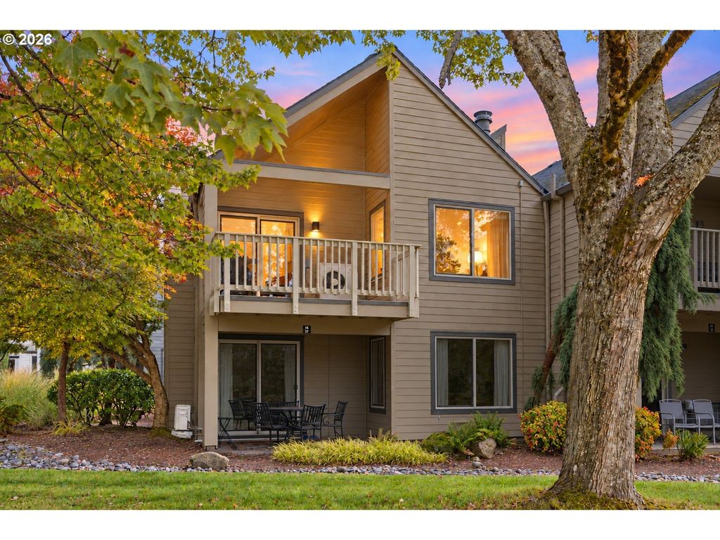 2618 Se BAYPOINT Dr 14, Vancouver, WA 98683