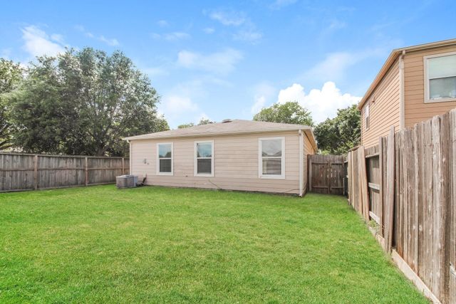 3235 Becker Glen Street, Fresno, TX 77545