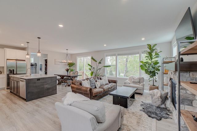 1426 Lee Circle, Hudson, WI 54016