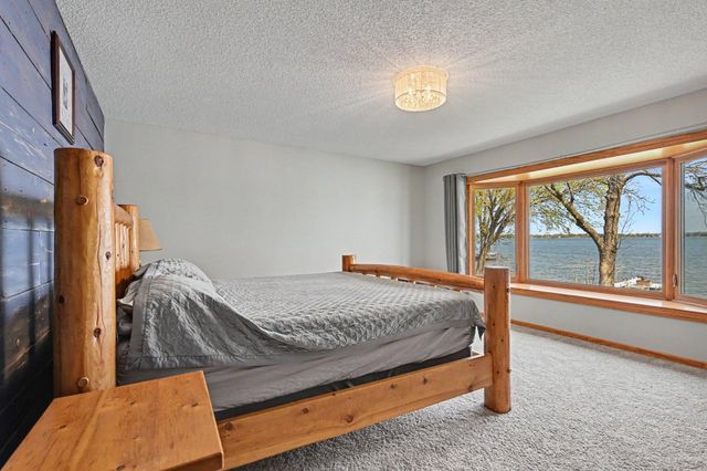 1607 Beach Drive SE, Forest Lake, MN 55025