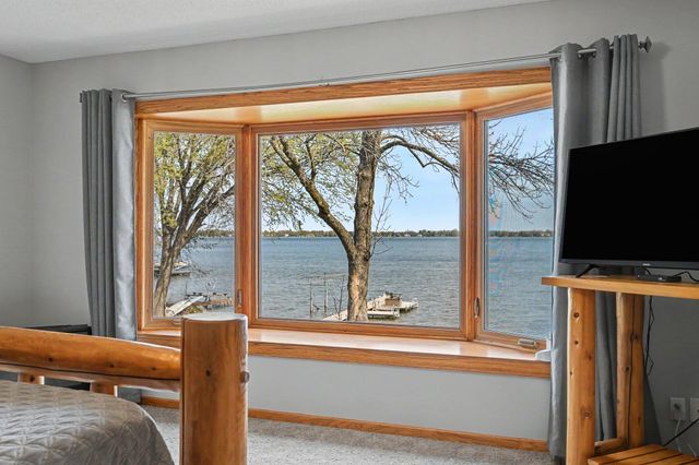 1607 Beach Drive SE, Forest Lake, MN 55025
