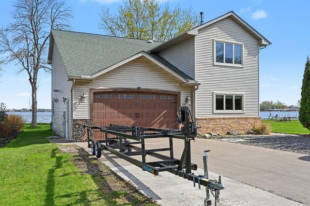 1607 Beach Drive SE, Forest Lake, MN 55025