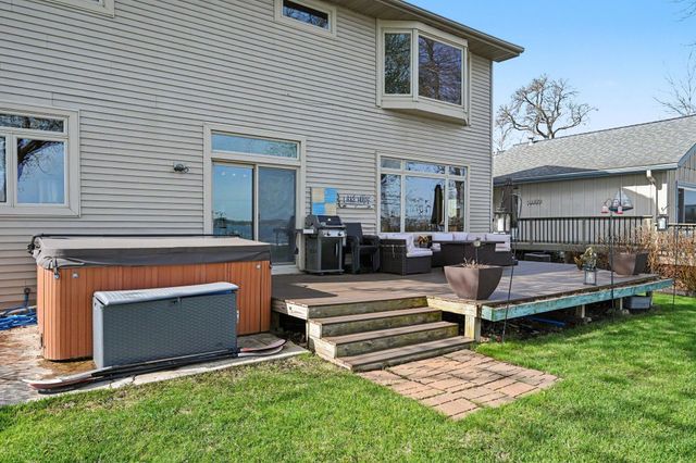 1607 Beach Drive SE, Forest Lake, MN 55025