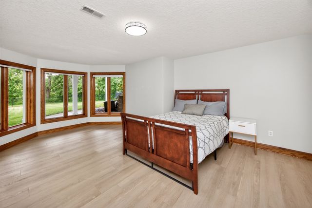 8120 Heather Bow Court, Johnston, IA 50131