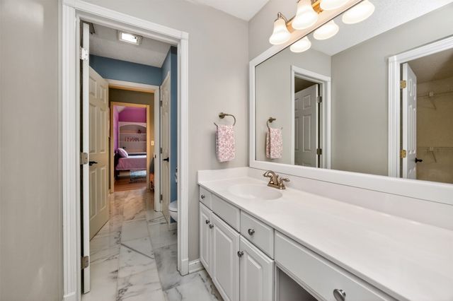 8120 Heather Bow Court, Johnston, IA 50131